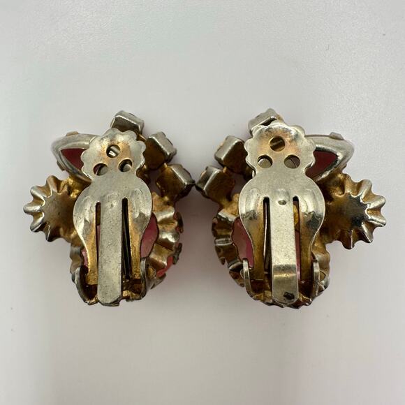 1950s 1960s vintage high end gold tone pink glass lucite beaded clip on earrings - Picture 5 of 8